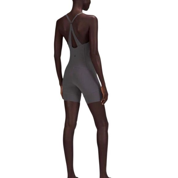 Size 6 Lululemon lab Nulux and Mesh One-Piece 8" Anchor - Picture 9 of 16